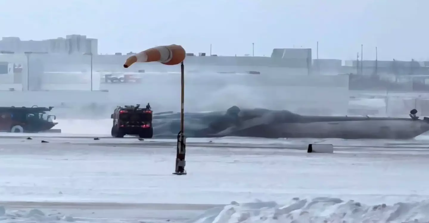 The flight crash landed in Toronto (Twitter)